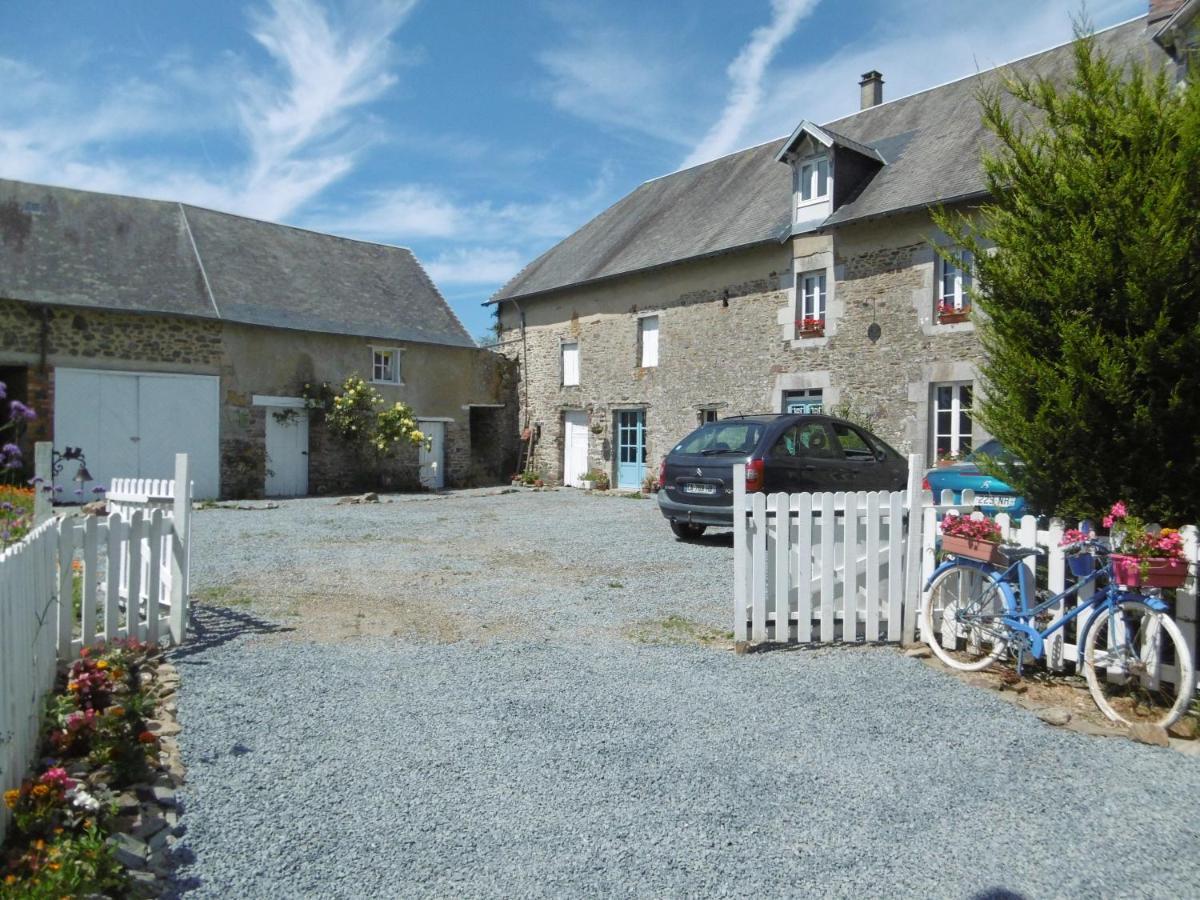 La Bicyclette Bleue Bed & Breakfast Montpinchon Exterior photo