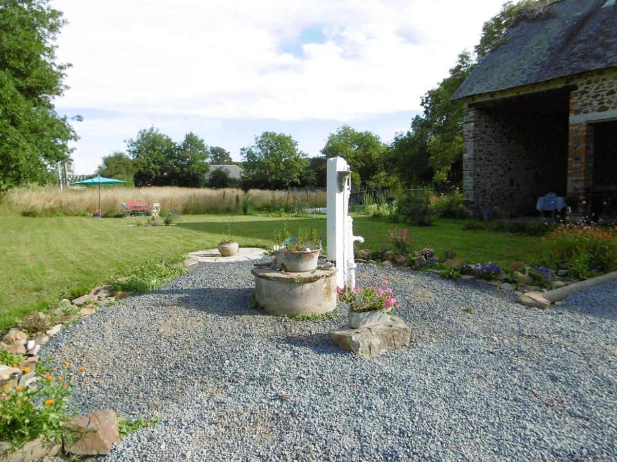 La Bicyclette Bleue Bed & Breakfast Montpinchon Exterior photo