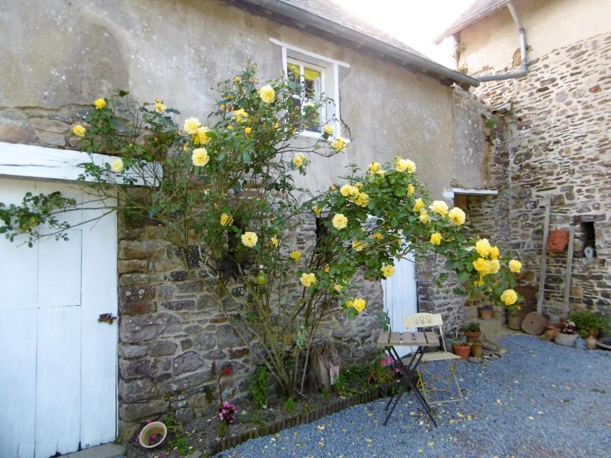 La Bicyclette Bleue Bed & Breakfast Montpinchon Exterior photo