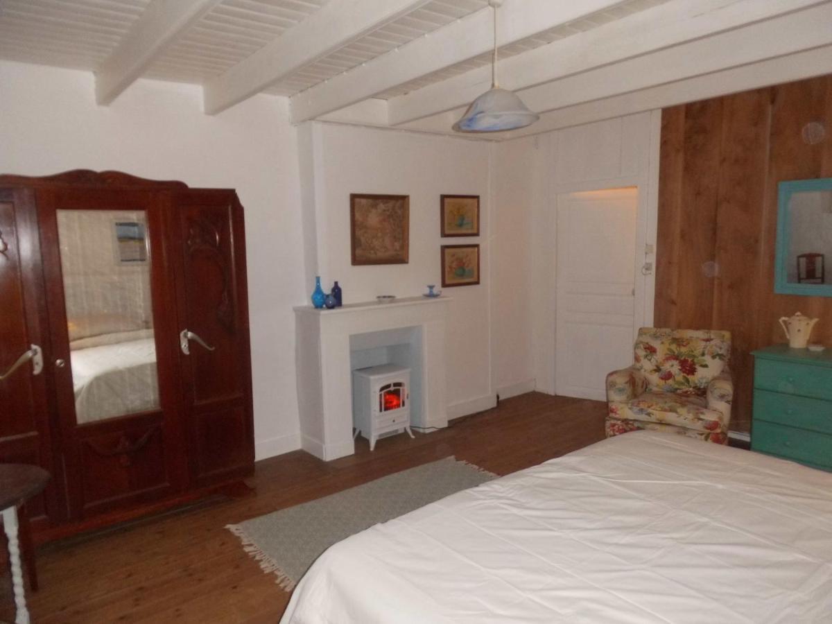 La Bicyclette Bleue Bed & Breakfast Montpinchon Exterior photo